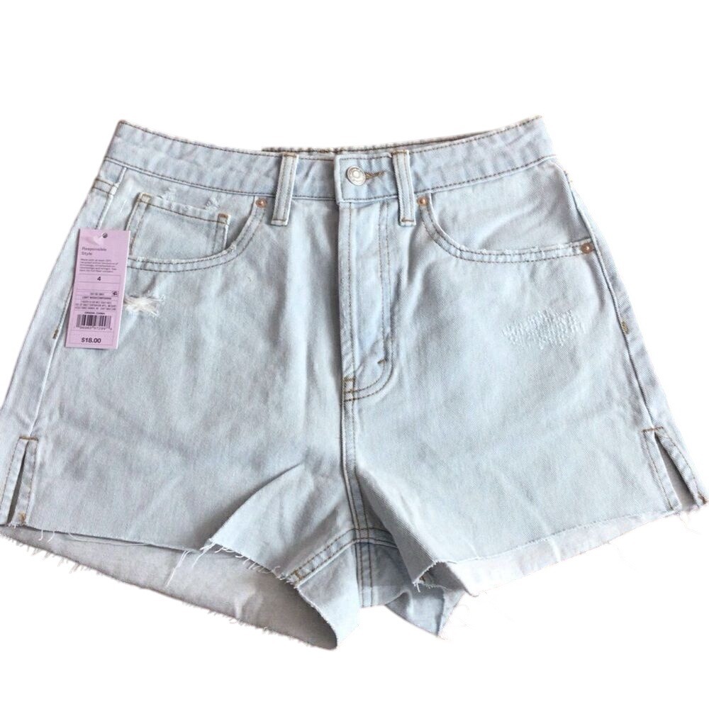 SALE Woman's Wild Fable Light Wash Super High Rise Cutoff Shorts 4